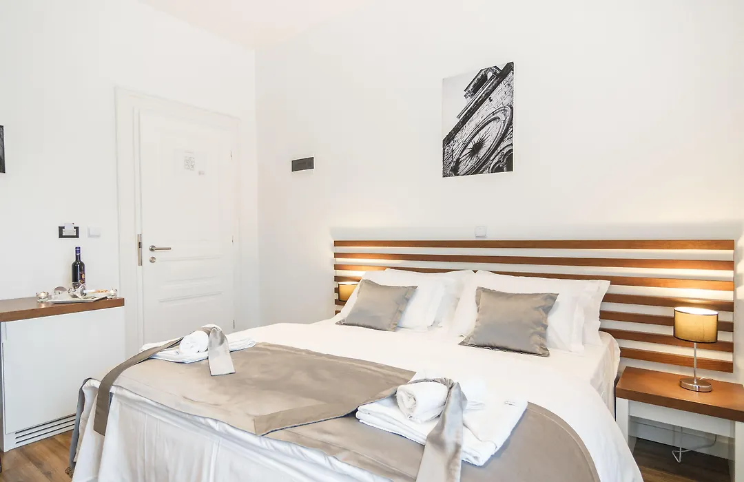 Prima Luxury Rooms-1